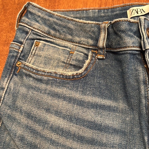 Distressed Blue Jeans - Picture 5 of 8